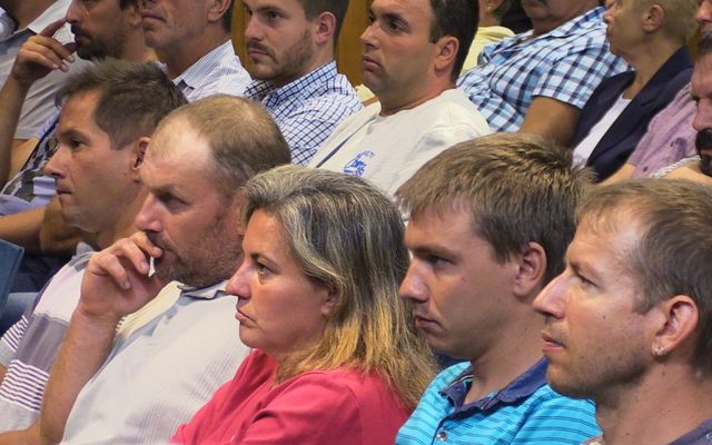 Szerződésaláírás a nyertes pályázókkal (képek)