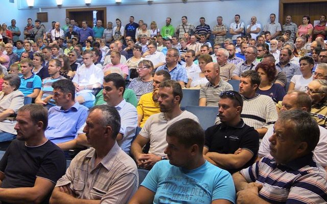Szerződésaláírás a nyertes pályázókkal (képek)