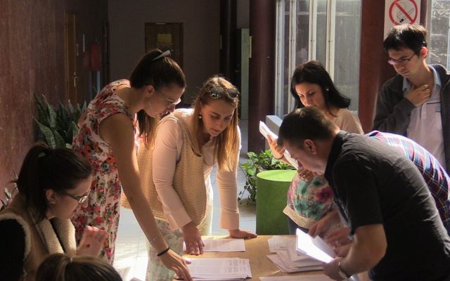 Szerződésaláírás a nyertes pályázókkal (képek)