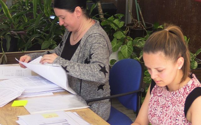 Szerződésaláírás a nyertes pályázókkal (képek)