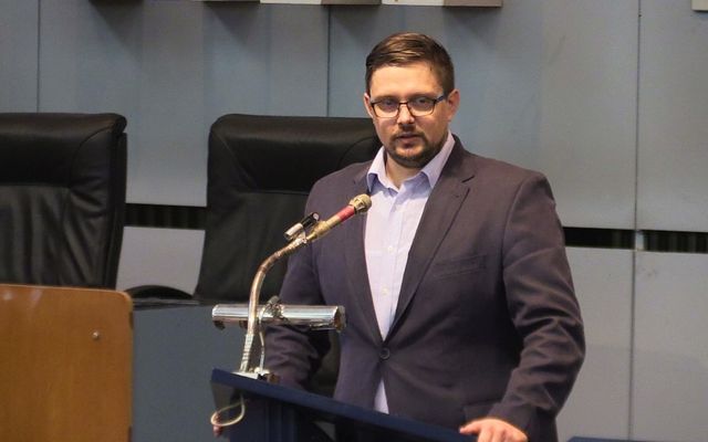 Szerződésaláírás a nyertes pályázókkal (képek)