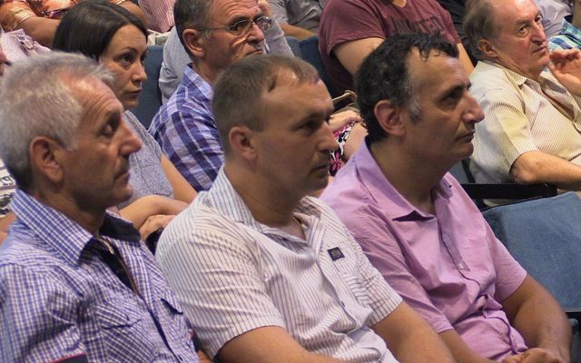 Szerződésaláírás a nyertes pályázókkal (képek)