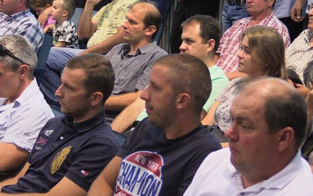 Szerződésaláírás a nyertes pályázókkal (képek)
