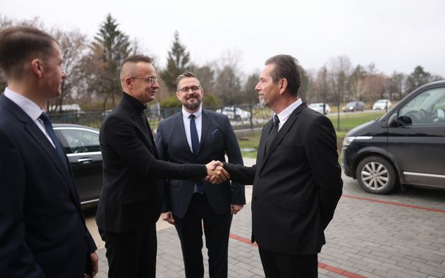 Tosmasine Kft. kiemelt jelentőségű közepes gazdasági fejlesztés ünnepélyes átadása 