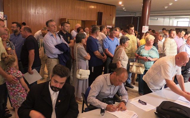 Szerződésaláírás a nyertes pályázókkal (képek)