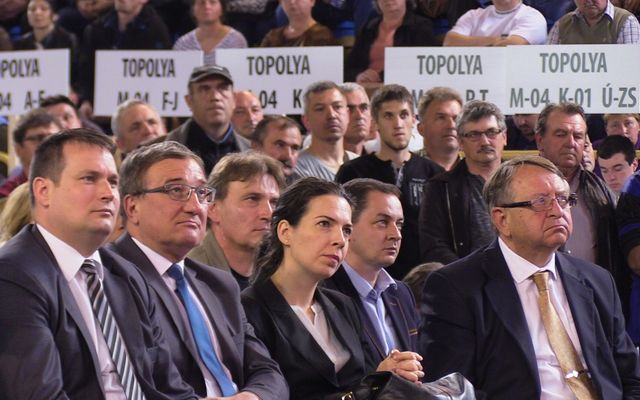Szerződésaláírás a III. pályázati kör nyerteseivel (képek)