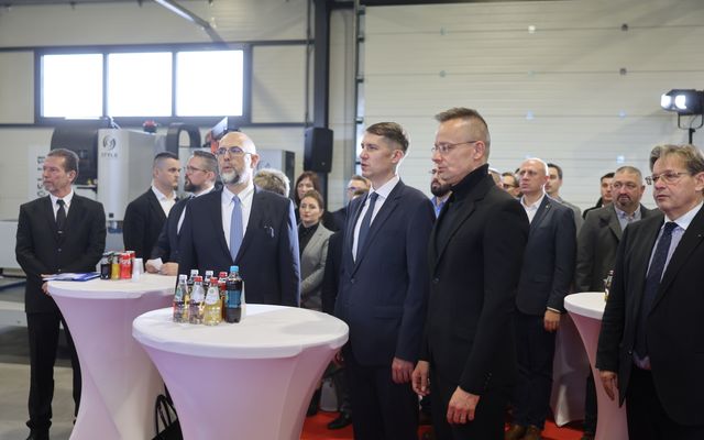 Tosmasine Kft. kiemelt jelentőségű közepes gazdasági fejlesztés ünnepélyes átadása 