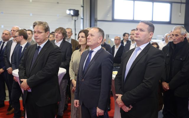 Tosmasine Kft. kiemelt jelentőségű közepes gazdasági fejlesztés ünnepélyes átadása 