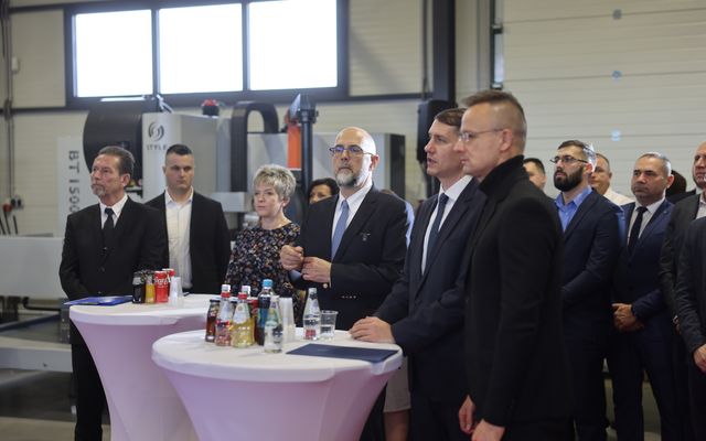 Tosmasine Kft. kiemelt jelentőségű közepes gazdasági fejlesztés ünnepélyes átadása 