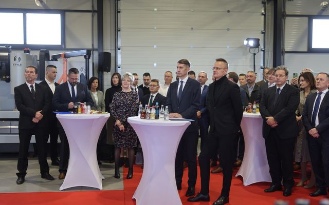 Tosmasine Kft. kiemelt jelentőségű közepes gazdasági fejlesztés ünnepélyes átadása 
