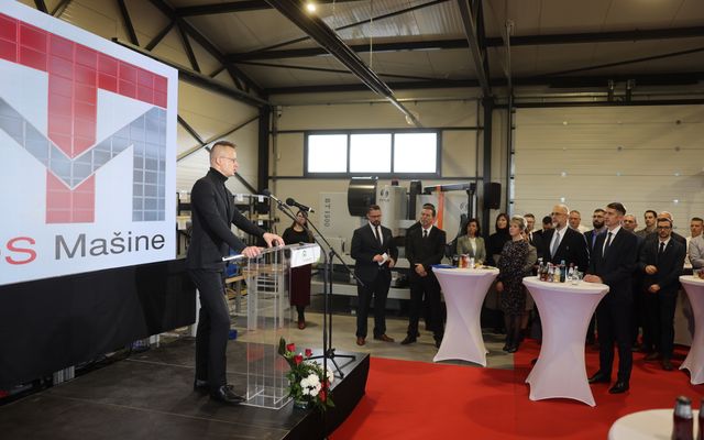 Tosmasine Kft. kiemelt jelentőségű közepes gazdasági fejlesztés ünnepélyes átadása 