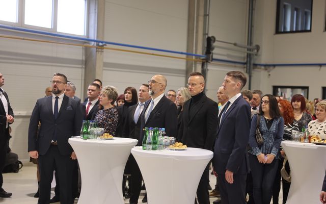 Eurotextil közepes és nagyléptékű gazdasági fejlesztés ünnepélyes átadása 