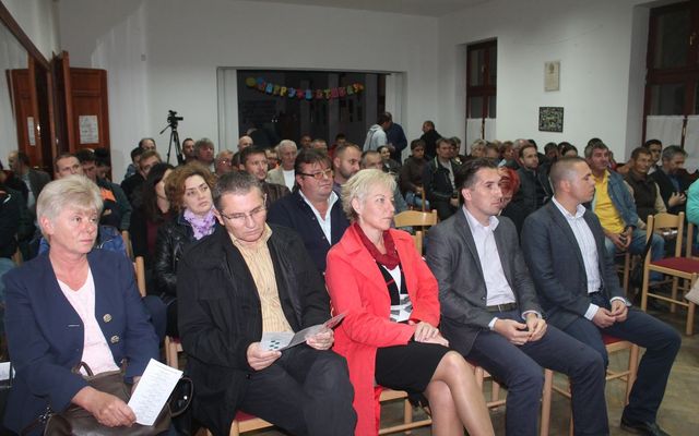 IV. pályázati körrel kapcsolatos tájékoztató lakossági fórum Csókán (képek)