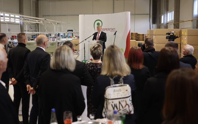 Eurotextil közepes és nagyléptékű gazdasági fejlesztés ünnepélyes átadása 