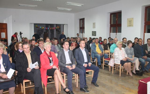 IV. pályázati körrel kapcsolatos tájékoztató lakossági fórum Csókán (képek)