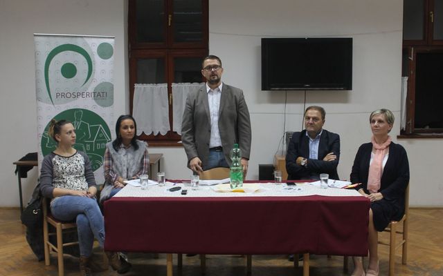 IV. pályázati körrel kapcsolatos tájékoztató lakossági fórum Csókán (képek)