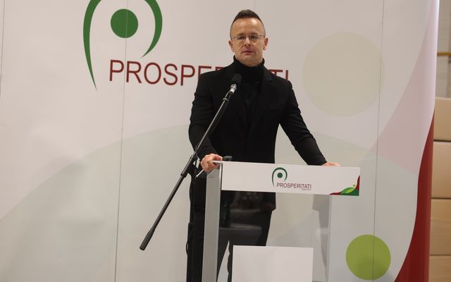 Eurotextil közepes és nagyléptékű gazdasági fejlesztés ünnepélyes átadása 