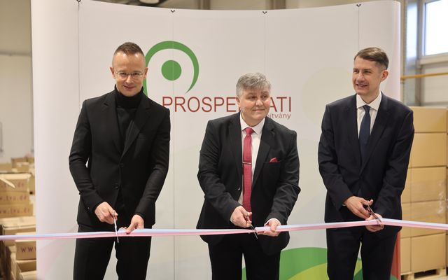 Eurotextil közepes és nagyléptékű gazdasági fejlesztés ünnepélyes átadása 