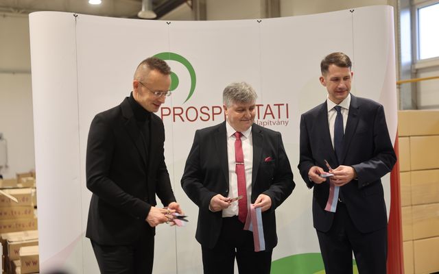 Eurotextil közepes és nagyléptékű gazdasági fejlesztés ünnepélyes átadása 