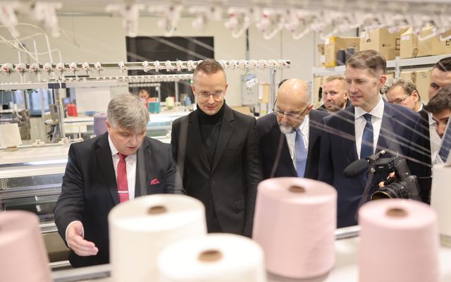 Eurotextil közepes és nagyléptékű gazdasági fejlesztés ünnepélyes átadása 