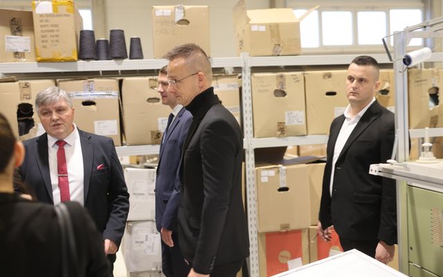 Eurotextil közepes és nagyléptékű gazdasági fejlesztés ünnepélyes átadása 