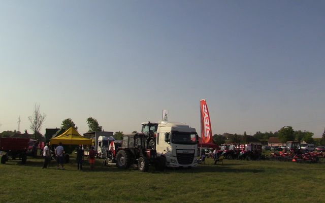 Mezőgazdasági gépkiállítás Kispiacon (képek)