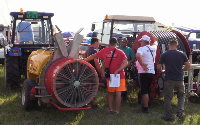 Mezőgazdasági gépkiállítás Kispiacon (képek)
