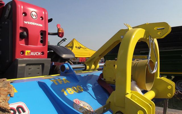 Mezőgazdasági gépkiállítás Kispiacon (képek)