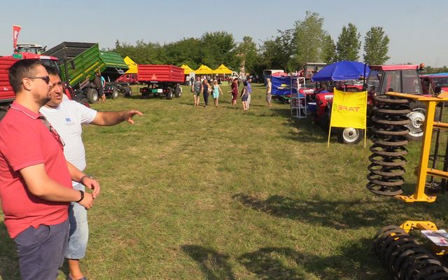 Mezőgazdasági gépkiállítás Kispiacon (képek)
