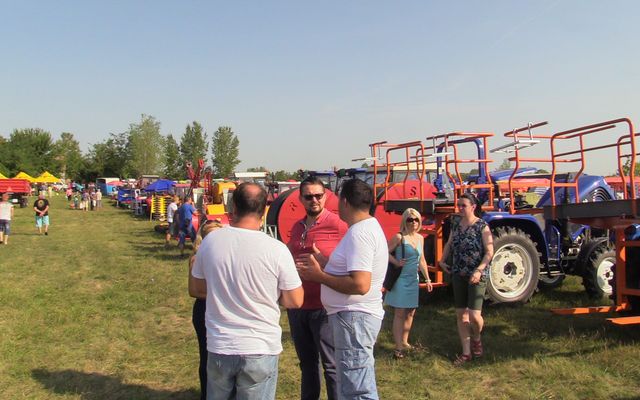 Mezőgazdasági gépkiállítás Kispiacon (képek)
