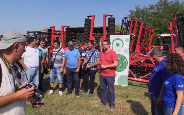 Mezőgazdasági gépkiállítás Kispiacon (képek)