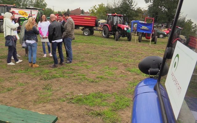 Szüreti napok és Prosperitati gépbemutató Hajdújáráson (képek)