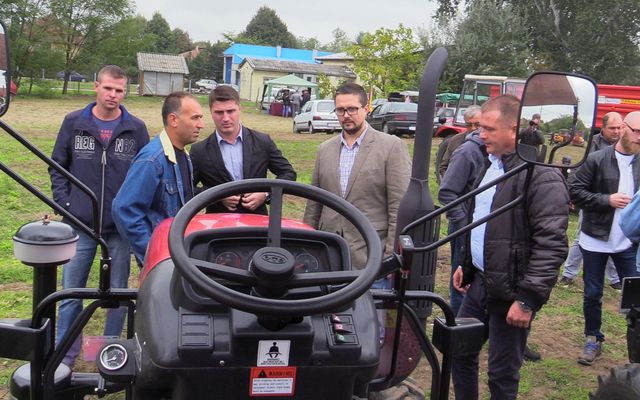 Szüreti napok és Prosperitati gépbemutató Hajdújáráson (képek)