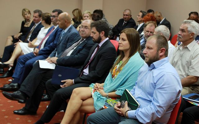 Sajtótájékoztató és szerződésaláírás, Szabadka (képek)