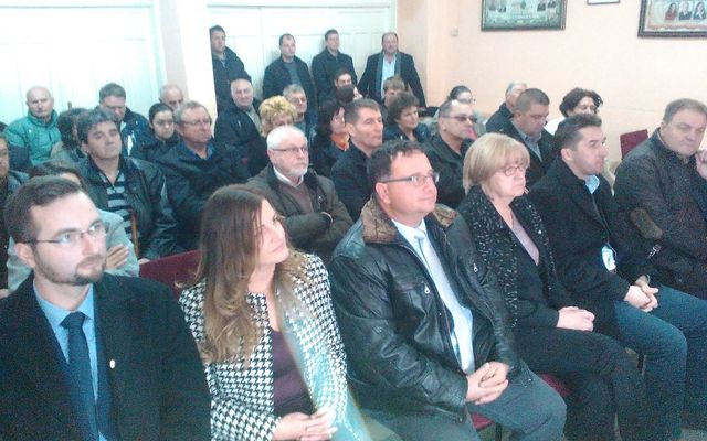 Találkozó a helyi lakosokkal Kúlán (képek)