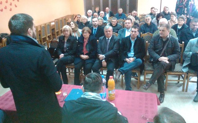 Találkozó a helyi lakosokkal Szivácon (képek)