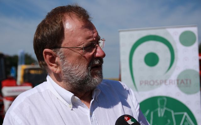 Szántóverseny és mezőgazdasági gépek kiállítása Gunaras (képek)