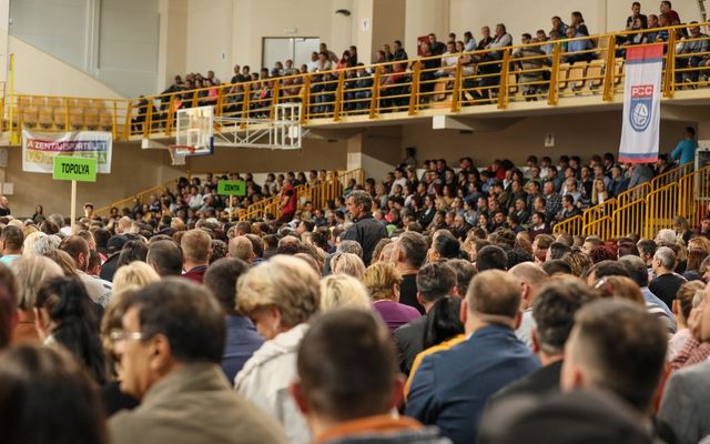 Ünnepélyes szerződésaláírás Zentán (képek)