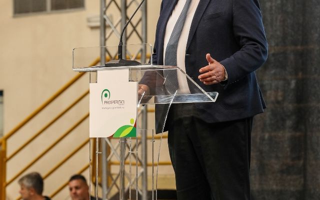 Ünnepélyes szerződésaláírás Zentán (képek)