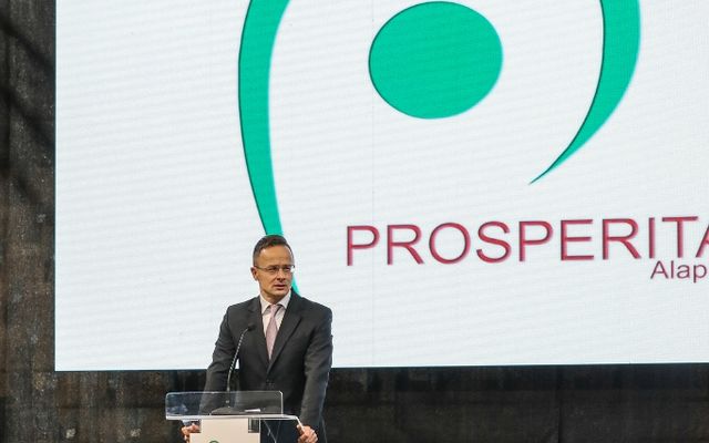 Ünnepélyes szerződésaláírás Zentán (képek)