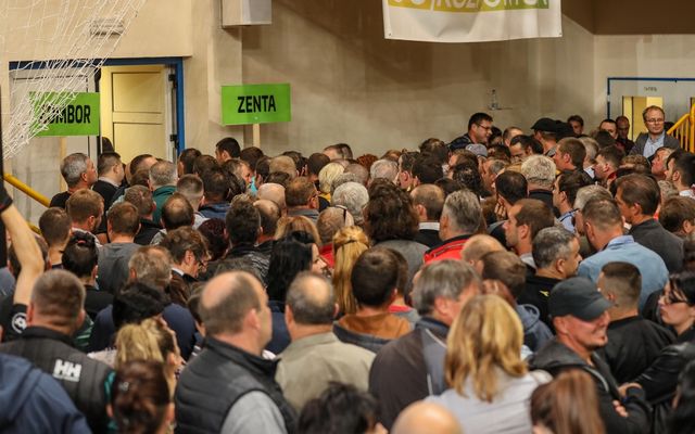 Ünnepélyes szerződésaláírás Zentán (képek)