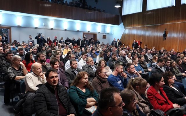 Ünnepélyes szerződésaláírás (képek)