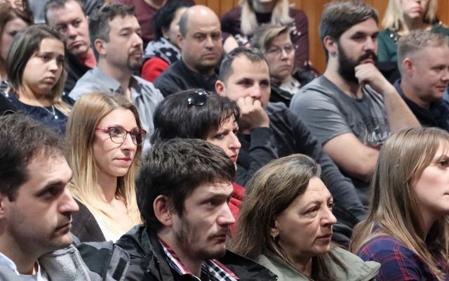 Ünnepélyes szerződésaláírás (képek)