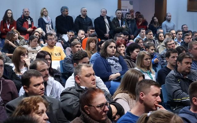 Ünnepélyes szerződésaláírás (képek)