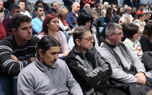 Ünnepélyes szerződésaláírás (képek)