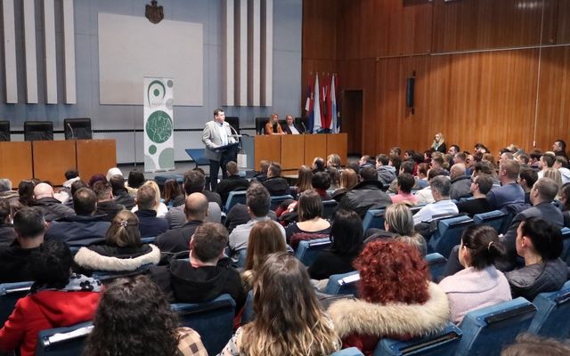 Ünnepélyes szerződésaláírás (képek)