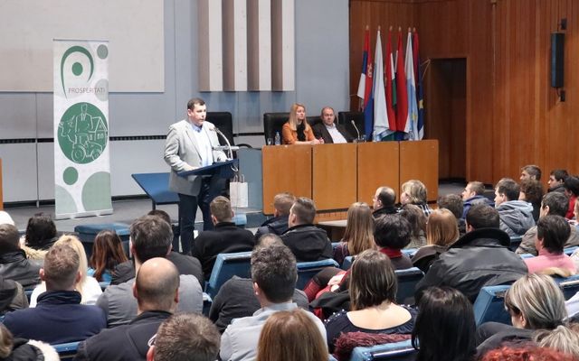 Ünnepélyes szerződésaláírás (képek)