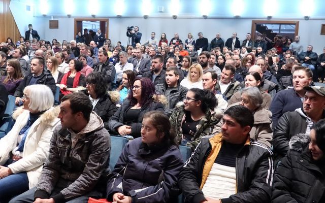 Ünnepélyes szerződésaláírás (képek)