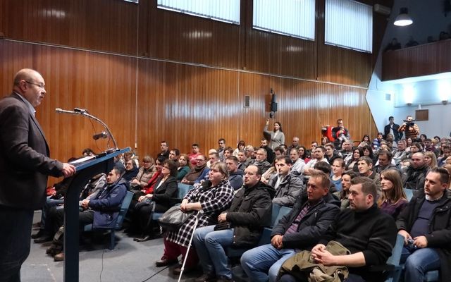 Ünnepélyes szerződésaláírás (képek)