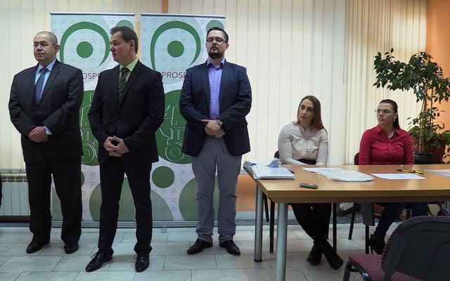 Szerződésaláírás a Start up pályázat nyerteseivel (képek)